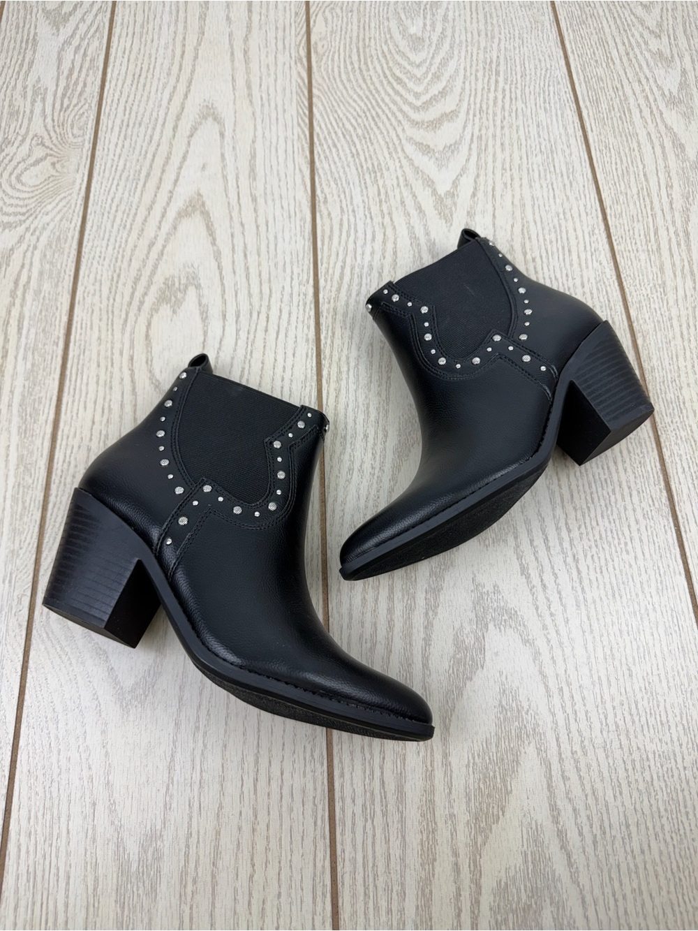 Sun + Stone Women's Indianaa Studded Western Block Heel Booties 5.5 Black Smooth - Picture 3 of 9